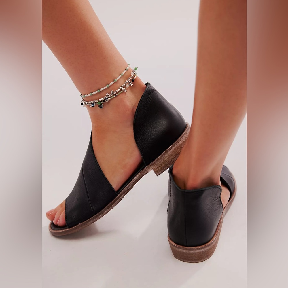 Free People Black Mont Blanc' Asymmetrical Sandal Leather Flats Boho Size EU 36